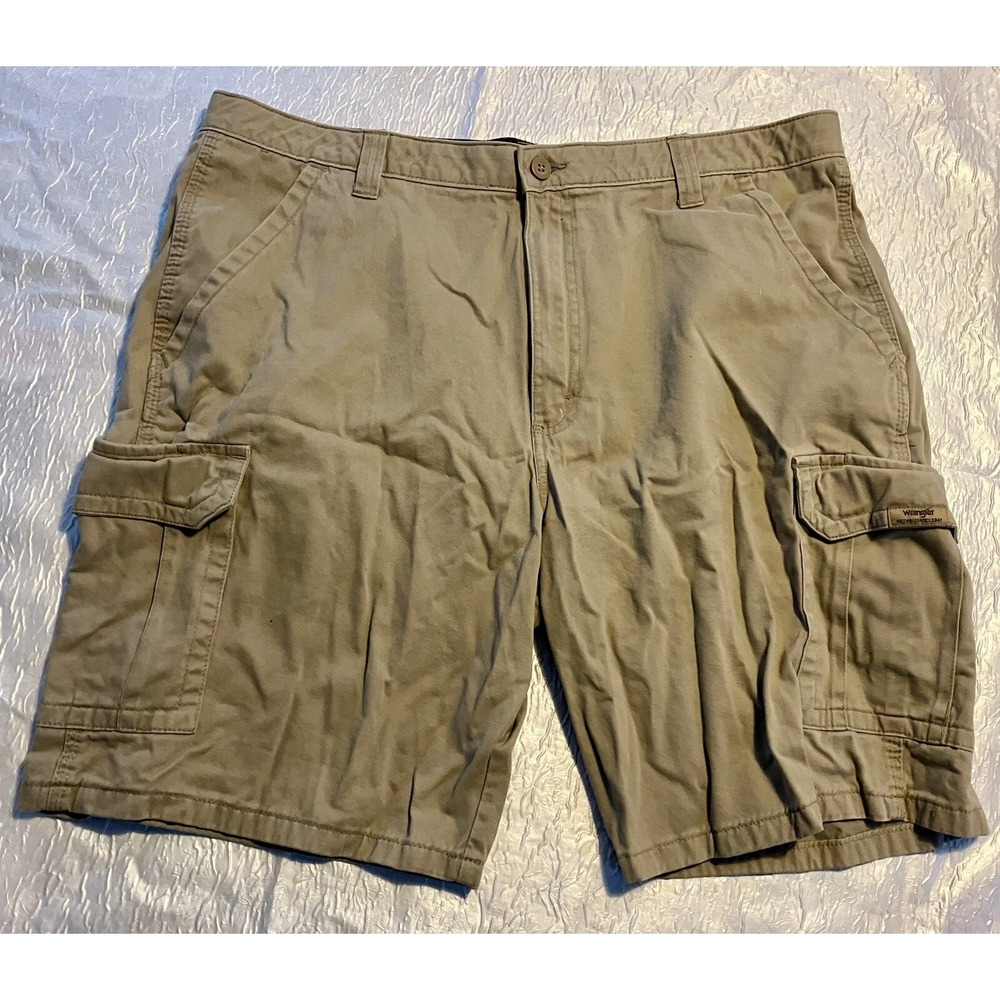 Wrangler Authentics Mens Khaki Tan Cargo Shorts Size 36 Cotton Twill Casual Work
